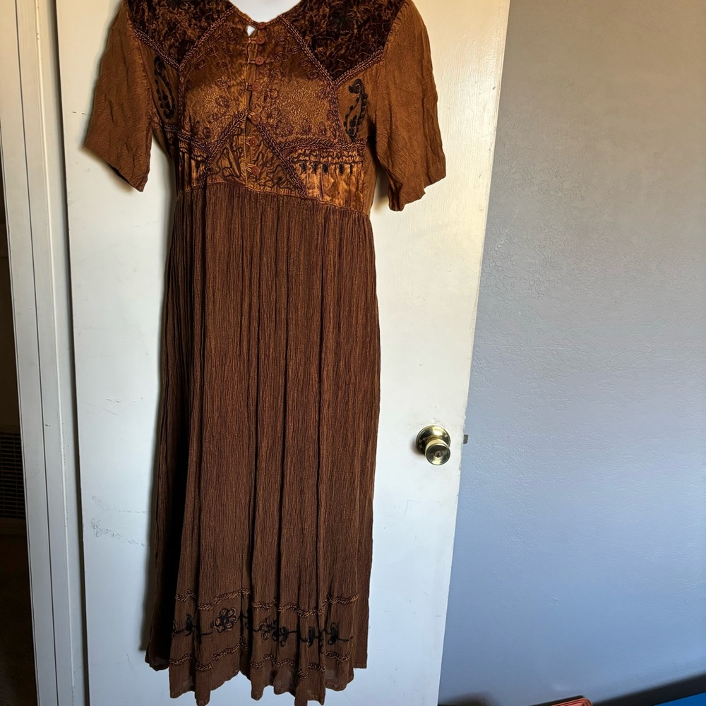 M.P.H. Sz L Short sleeve long dress V-neck 7 button front top close empire waist